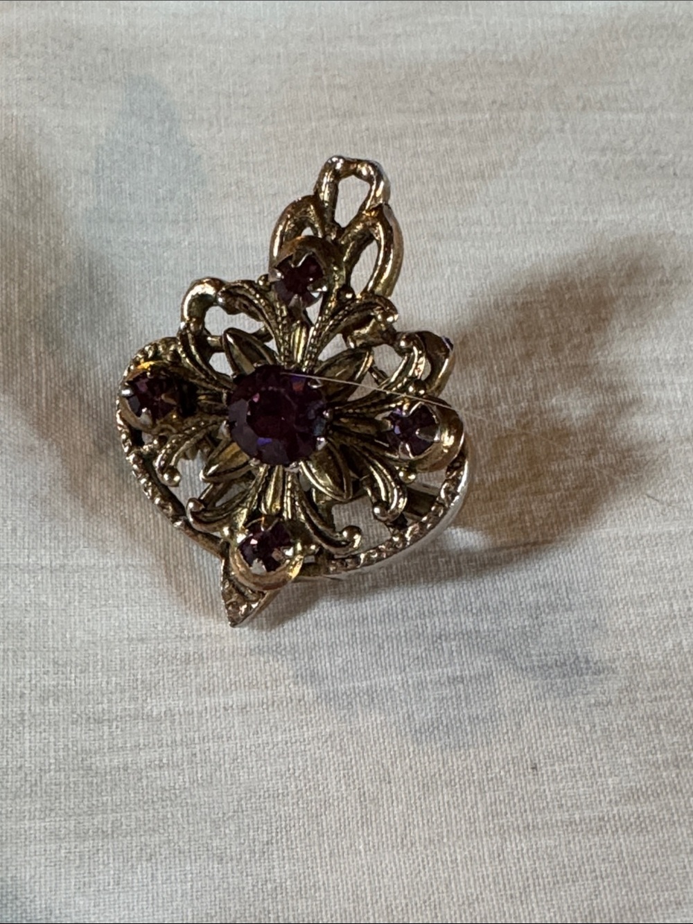 Vintage-Style Gold Tone Brooch with Deep Purple Stones SEE PICS.